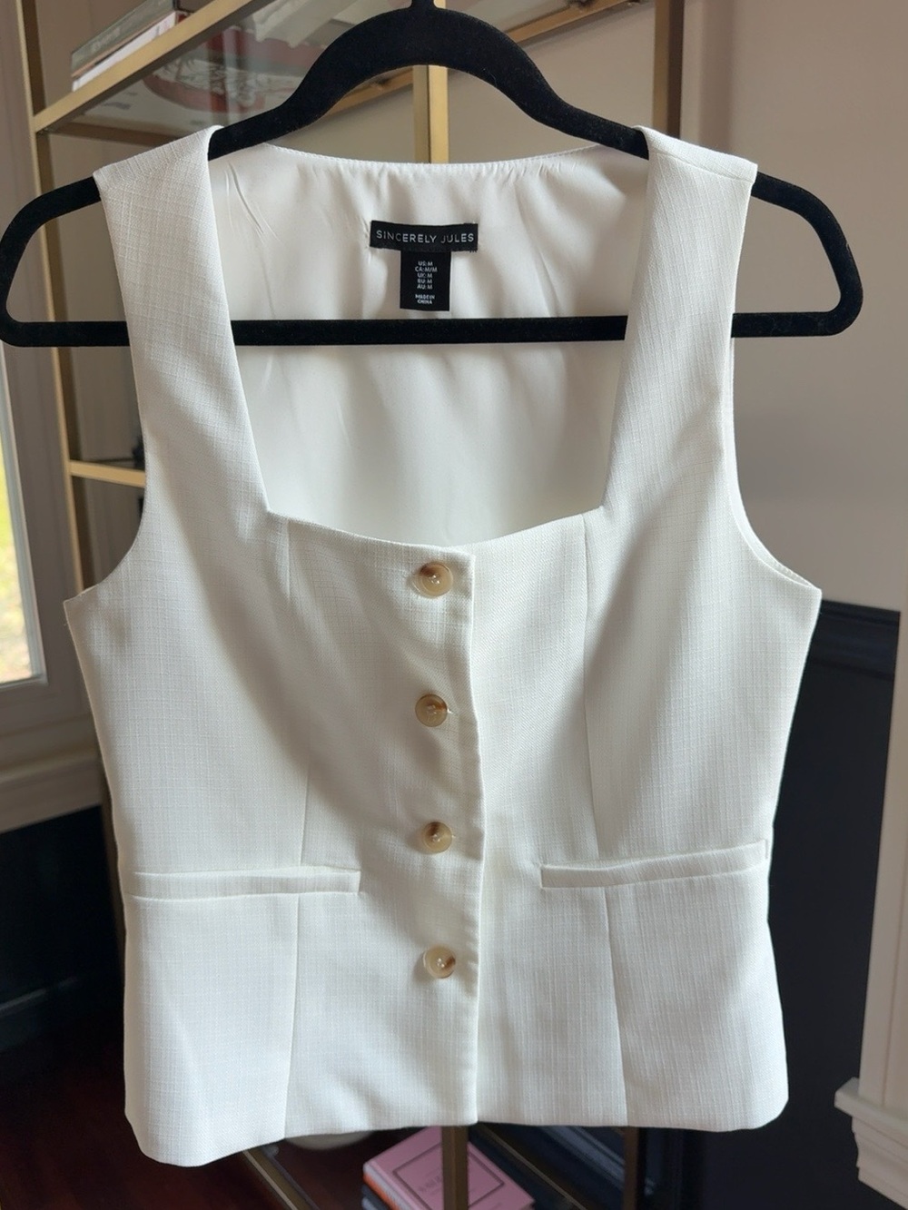Sincerely Jules Ivory Tailored Button Front Vest Top Size Medium NWOT